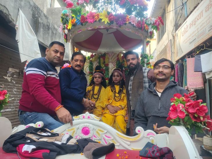 The grand Shri Ram Rath Yatra took place in Deoband