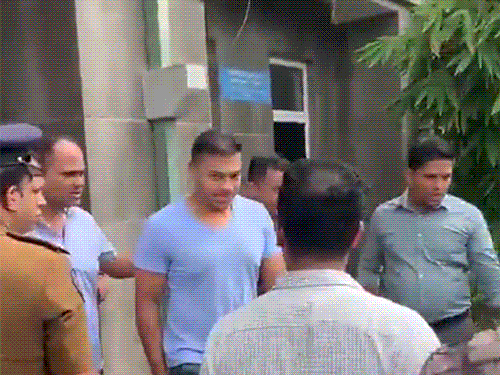 Son of former President Mahinda Rajapaksa arrested in Sri Lanka | श्रीलंका में पूर्व राष्ट्रपति महिंदा राजपक्षे का बेटा गिरफ्तार: दादी के नाम पर जमीन खरीदकर फंसे, पुलिस का आरोप- हवाला के पैसे से संपत्ति बनाई