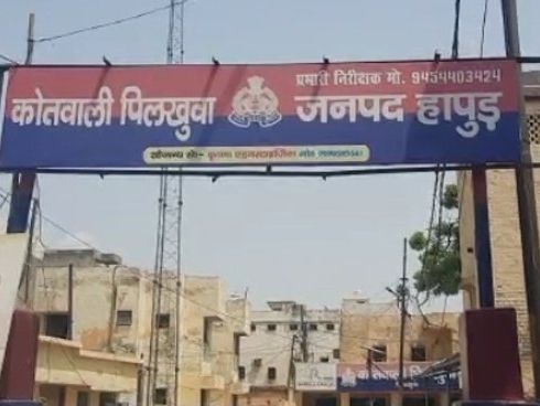 शराब के नशे में आग तापते वक्त जिंदा जला व्यक्ति:  हापुड़ में झाड़ियों में मिला शव, पुलिस जांच में जुटी – Hapur News