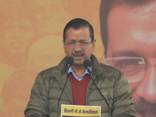 दिल्ली चुनाव में केजरीवाल की 15 गारंटी:महिलाओं को हर महीने 2100 रुपए, बुजुर्गों का फ्री इलाज, पानी के बिल माफ होंगे- INA NEWS