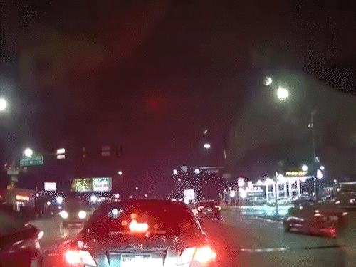 US Philadelphia Plane Crash Video Photos Update | Pennsylvania News | अमेरिका के फिलाडेल्फिया में प्लेन क्रैश: उड़ान के 30 सेकेंड बाद घरों पर गिरा; इसमें सवार 6 लोगों की मौत की आशंका