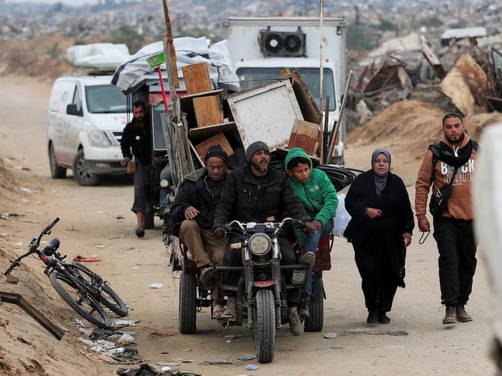 Netzarim corridor in Gaza Israeli forces withdrawing ceasefire Hamas | गाजा के नेत्जारिम से पीछे हट रही इजराइली सेना: यहां से घर लौट रहे फिलिस्तीनी नागरिक; सीजफायर में हुई थी डील