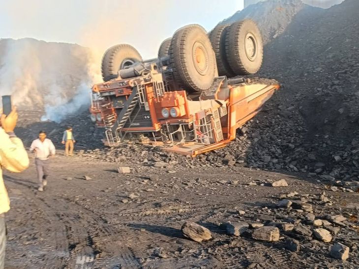 a-dumper-carrying-110-tonnes-of-coal-fell-40-feet-down
