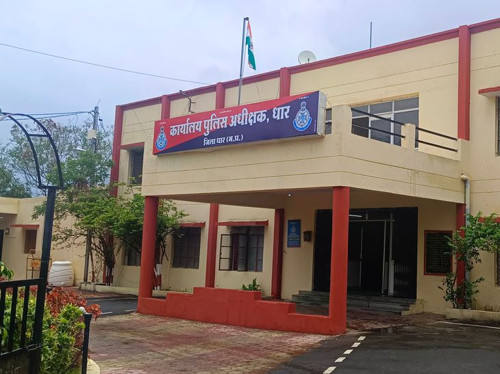 4 policemen including Tanda police station in-charge line attached