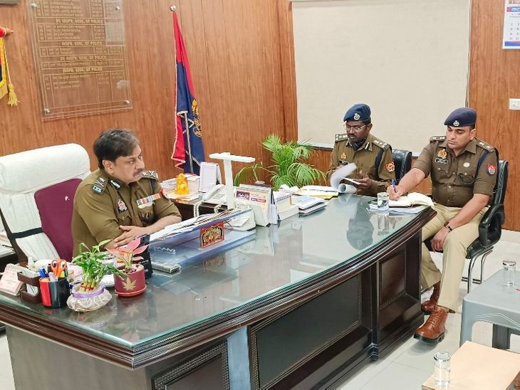 Security arrangements made in Bareilly for Holi IG Rakesh Singh gave ...
