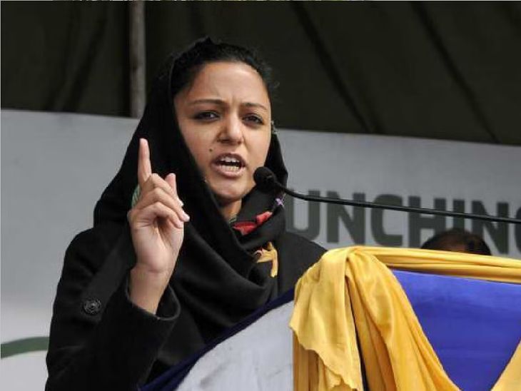 Shehla Rashid jnu army artical 370 jammu kashmir | शेहला राशिद पर देशद्रोह का मुकदमा नहीं चलेगा: LG ने केस चलाने की मंजूरी वापस ली; आर्मी के खिलाफ ट्वीट करने का मामला