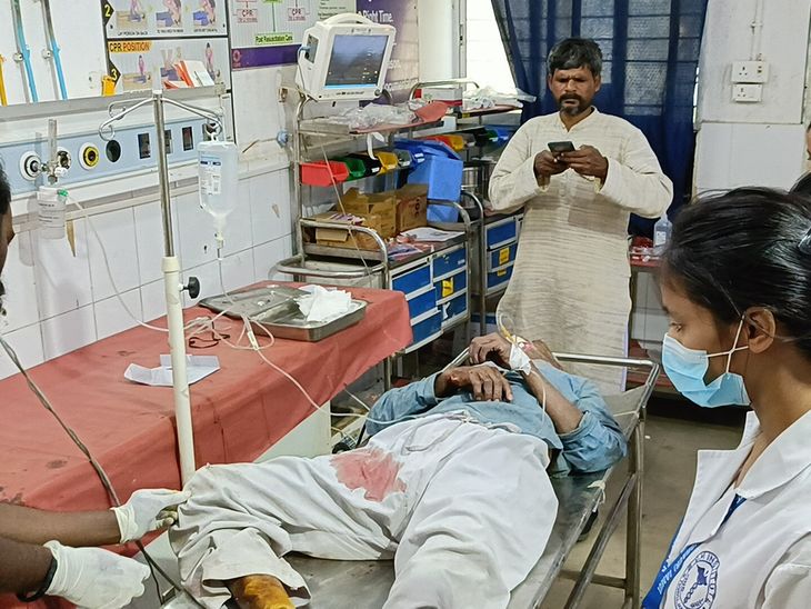 पिकअप ने साइकिल सवार वृद्ध को मारी टक्कर:  जमुई में आक्रोशित लोगों ने की चालक की पिटाई, घायल को पटना किया रेफर – Jamui News