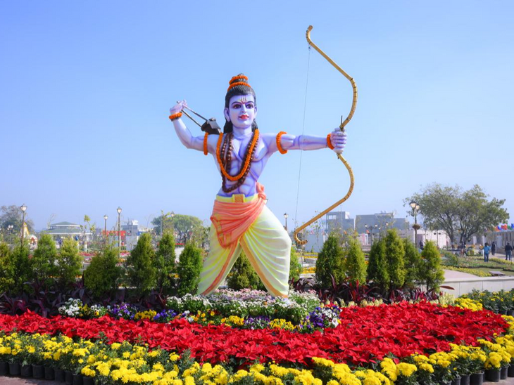 Last day of flower show at Ramayana Vatika