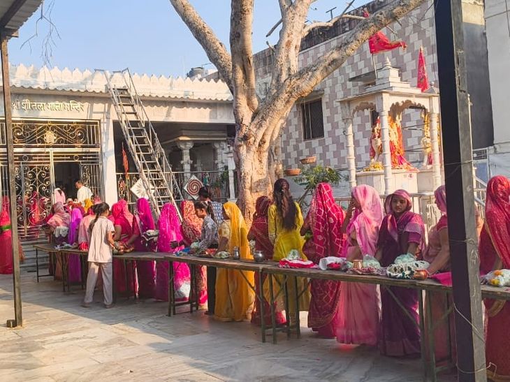 Devotees thronged temples on Sheetla Ashtami in Falna | फालना में शीतला ...