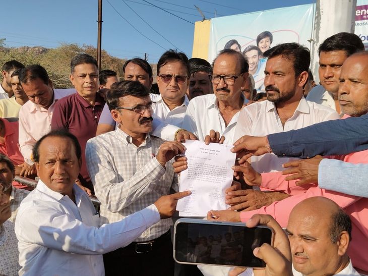 Protest against rape of a minor girl in Rampura | रामपुरा में नाबालिग ...