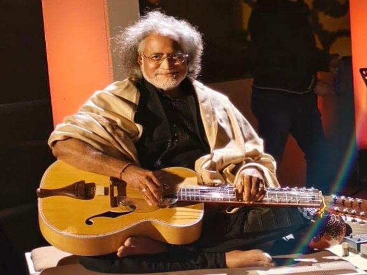 Pt. Vishwa Mohan Bhatt will give a demonstration of Mohan Veena