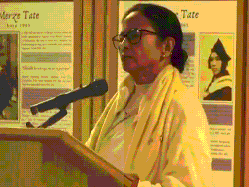 West Bengal Chief Minister Mamata Banerjee Oxford University Kellogg College Controversy SFI | ऑक्सफोर्ड में ममता का विरोध: CM बोलीं- यहां राजनीति न करें, बंगाल आएं; भारत के जल्द तीसरी बड़ी अर्थव्यवस्था बनने पर कहा- मैं सहमत नहीं