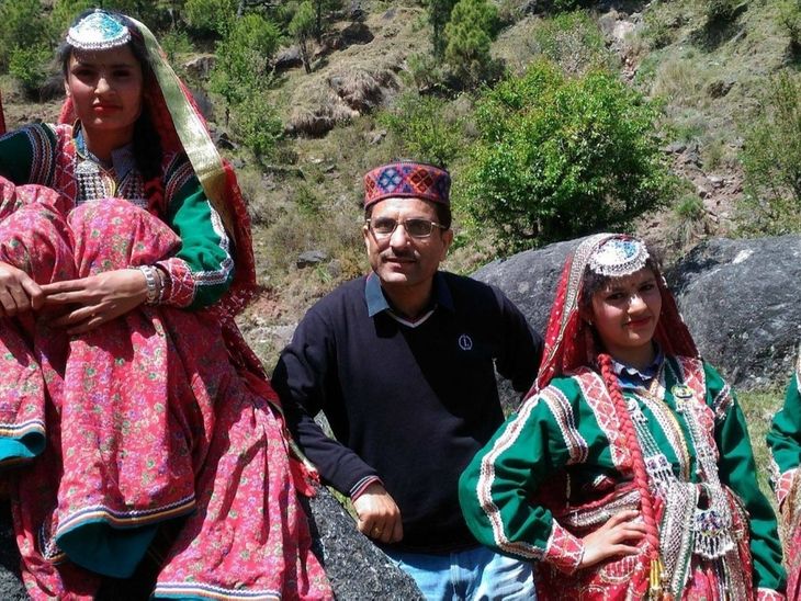 Gaddi culture, London, Tanishvi Thakur research, Highlander Fashion Conference 2024 | Update News | हिमाचल की गद्दी संस्कृति को मिली वैश्विक पहचान: चंबा की बेटी ने लंदन फैशन सम्मेलन में पेश किया शोध, दुनियाभर से चुने शोधकर्ता – Bharmour News