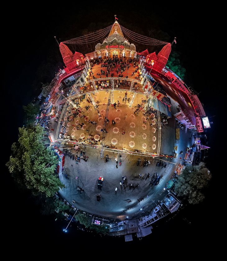 This is how the temple of Choti Maa Bamleshwari looks from the 360 ...