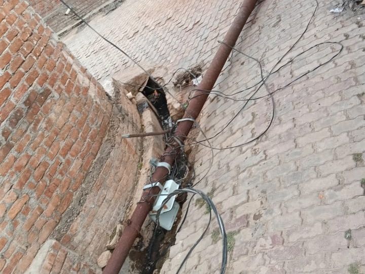 A dilapidated electric pole fell in Unnao