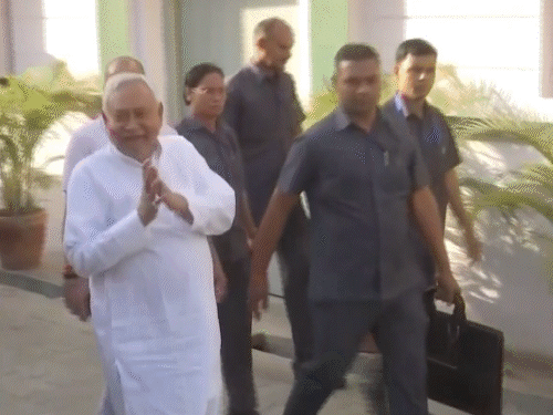 Controversy in JDU over Waqf Bill; cm nitish kumar | वक्फ बिल का विरोध, 4 मुस्लिम नेताओं ने JDU छोड़ी: बोले- नीतीश ने मुसलमानों का भरोसा तोड़ा; जदयू बोली- इनका पार्टी से कोई लेना-देना नहीं – Patna News