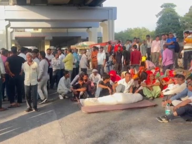 Tractor driver died in a road accident in Meerut