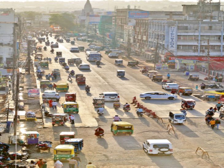 Hamidia Road started without divider, traffic police said - it is dangerous