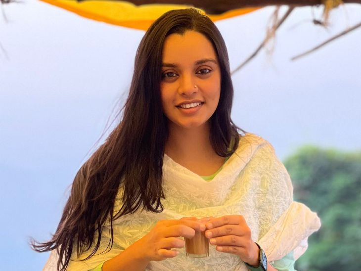 Shruti Chaturvedi US airport detained 8 hours FBI | पावरबैंक के चलते भारतीय महिला 8 घंटे हिरासत में रहीं: US एयरपोर्ट की घटना; पुलिस ने मोबाइल छीना-गर्म कपड़े उतरवाए, टॉयलेट भी नहीं जाने दिया