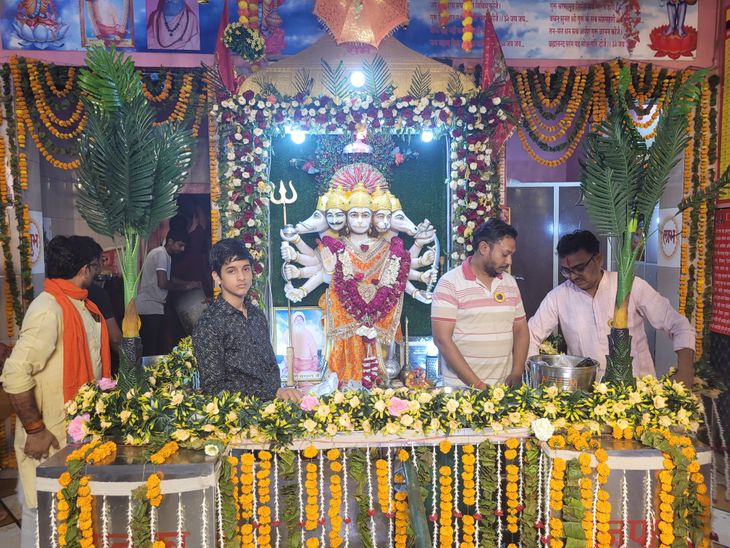 Huge crowd of devotees gathered on Hanuman Jayanti in Behror