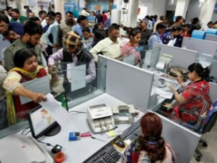 गुजरात के सरकारी कर्मचारियों के लिए खुशखबरी:  6वें वेतन आयोग का DA 6% और 7वें वेतन आयोग के कर्मचारियों का 2% बढ़ा, अप्रैल में मिलेगा एरियर – Gujarat News