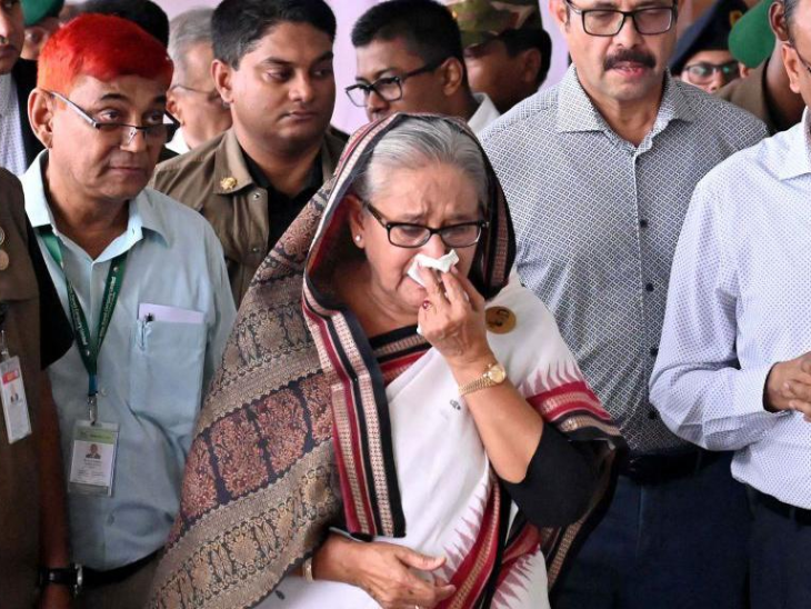 Sheikh Hasina Vs Bangladesh Police; Interpol Red Corner Notice | India | बांग्लादेश ने इंटरपोल से हसीना के खिलाफ रेड-कॉर्नर नोटिस मांगा: 9 महीने से भारत में रह रहीं पूर्व PM, तख्तापलट के बाद देश छोड़ा