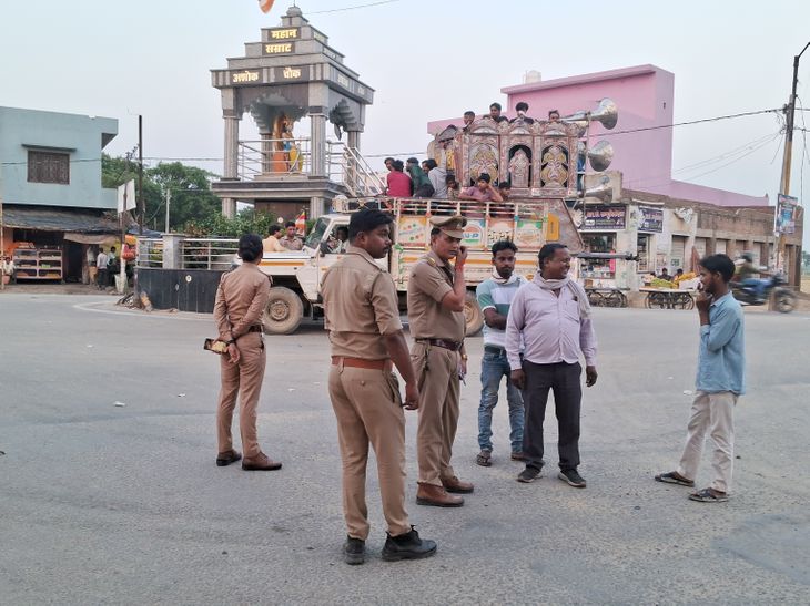 Action on illegal e-rickshaw in Bilsi | बिल्सी में अवैध ई-रिक्शा पर ...