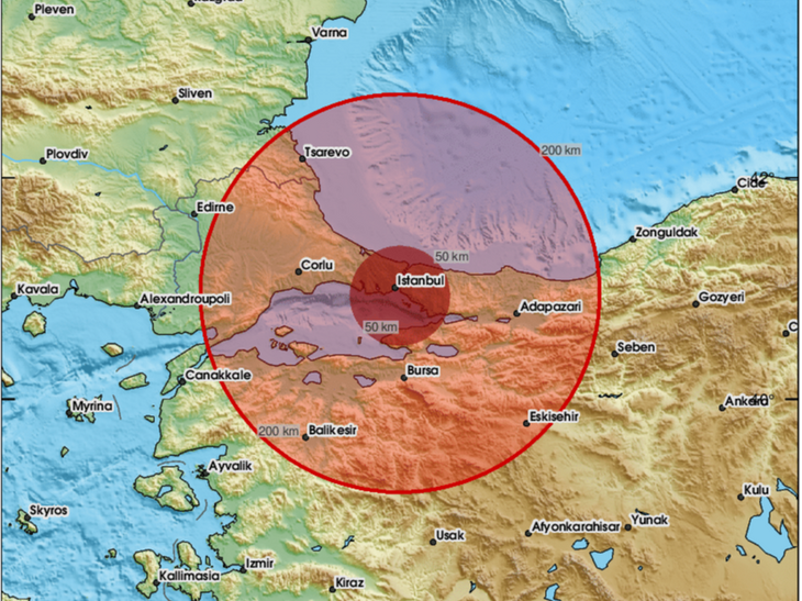 Turkey Earthquake Tremors Photos Video Update | Istanbul Earthquake | तुर्किये के इस्तांबुल में 6.2 तीव्रता का भूकंप: 1 घंटे में भूकंप के 3 बड़े झटके, मरमारा सागर में था भूकंप का केंद्र