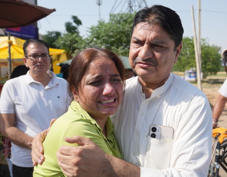 Brother who came to meet his sisters after 20 years had to go to ...