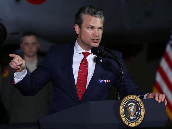 US Iran Conflict | Defence Minister Pete Hegseth Vs Yemen Houthis | हम जानते हैं तुम क्या कर रहे हो, अंजाम भुगतोगे: हूथी लड़ाकों का सपोर्ट करने पर अमेरिका की ईरान को धमकी