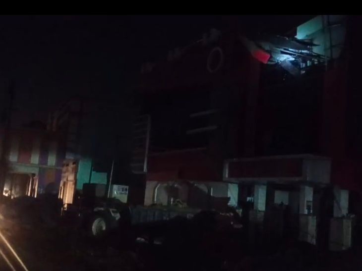 An electric pole broke due to a tree falling during the construction of ...
