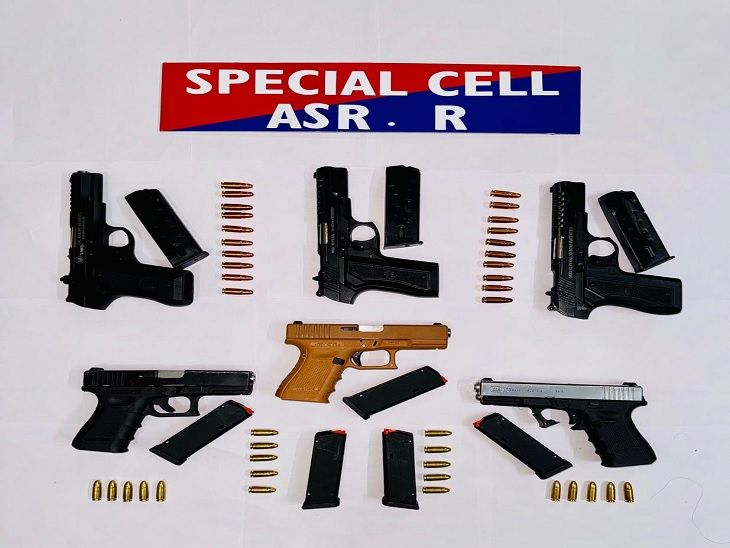 International Arms Smuggler Arrested ; Jassa Patti Henchmen Arms Recovery | Amritsar | अमृतसर में आतंकी नेटवर्क से जुड़े 3 गिरफ्तार: UK गैंग से कनेक्शन, 3 ग्लॉक व 3 बेरेटा पिस्टल रिकवर – Amritsar News