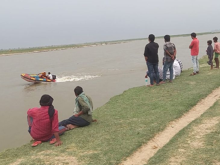 Three friends drowned while bathing in the Ganges