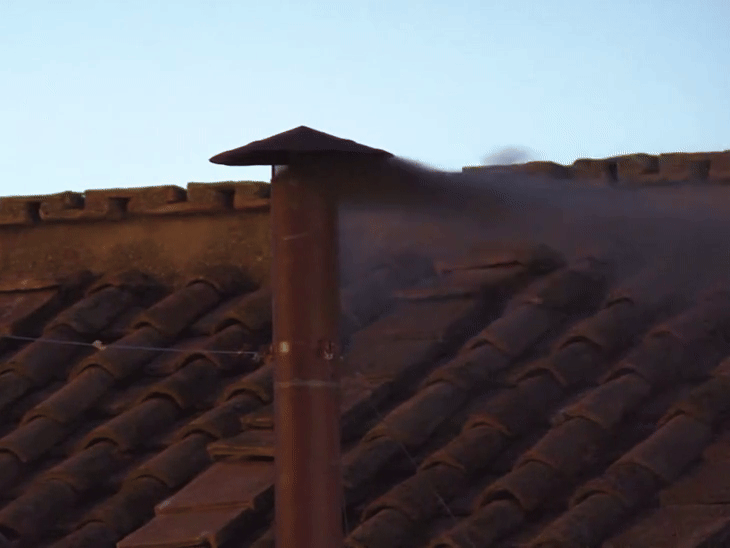 Pope Francis Successor; Papal Election 2025 Voting Update | Vatican City NO elect new pope | कार्डिनल्स वोटिंग के पहले दिन नया पोप नहीं चुन पाए: वेटिकन में लगी चिमनी से निकला काला धुआं; आज फिर से वोटिंग होगी