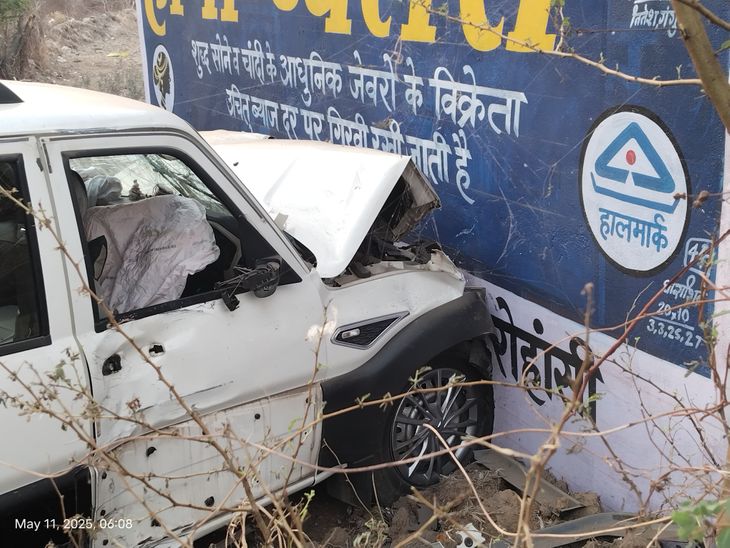 Scorpio collided with the wall of the house, 7 injured