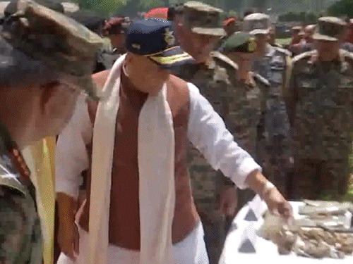 राजनाथ बोले- आतंकियों ने धर्म देखकर मारा:  हमने उनका कर्म देखकर खात्मा किया; ऑपरेशन सिंदूर के बाद पहली बार श्रीनगर पहुंचे