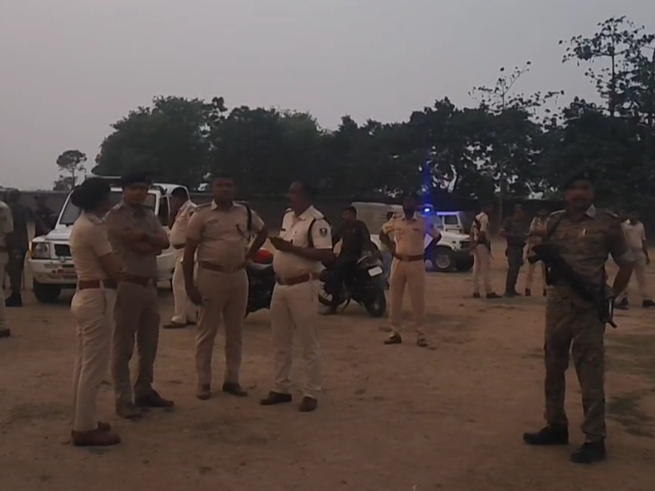 छेड़खानी के बाद दो पक्षों में मारपीट-पत्थरबाजी:  स्कूटी सीखने आई थी लड़की, पीड़िता के भाई ने कहा- दूसरे पक्ष से 100 लोग आए थे – Bhagalpur News