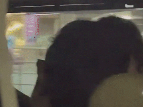 Aamir Khan's Airport Romance! Bollywood Couple's Chemistry Ignites Fans news image