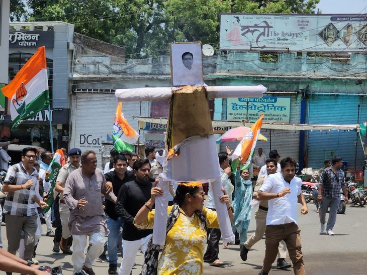 MP Congress Erupts! Mandsaur Protests Over Army Remarks news image