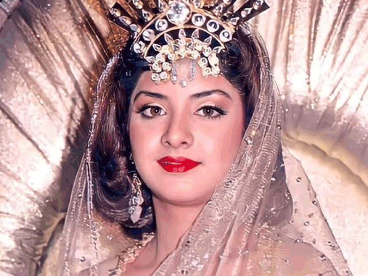 Divya Bharti's Last Night: Bollywood Star's Tragic Fate Unveiled? news image