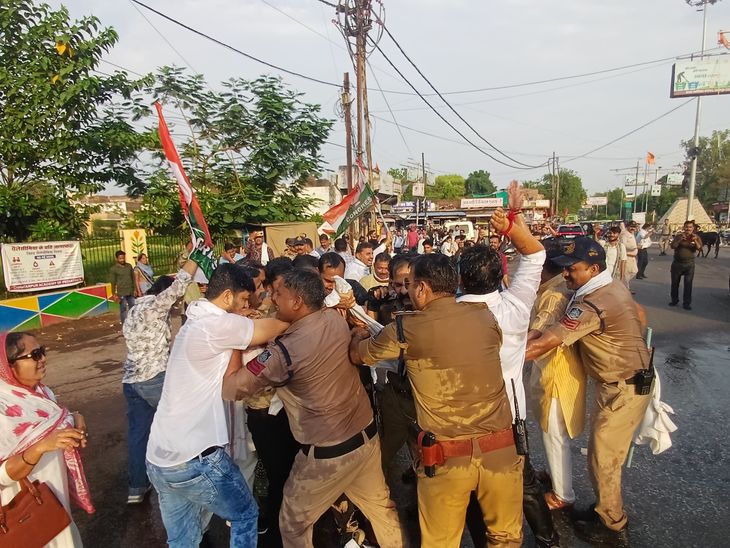 MP Minister Effigy Burning: Chhatarpur Congress Protests! news image
