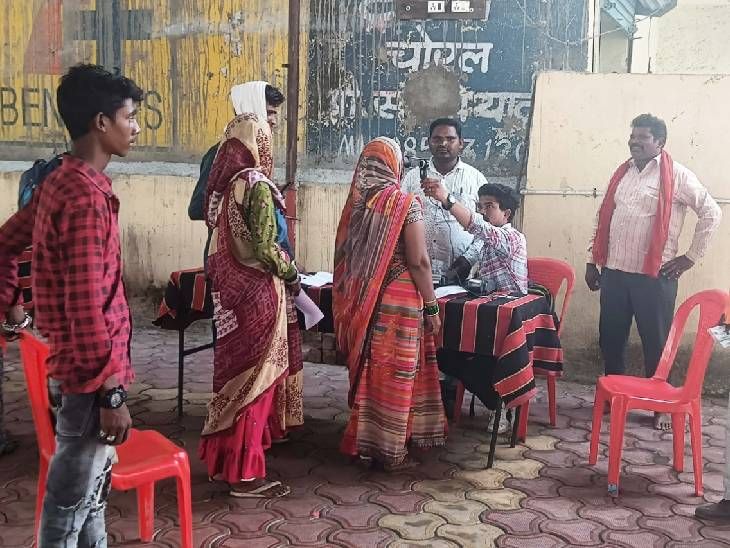 MP's Choral Village: E-KYC Camp Tackles Network Woes! news image