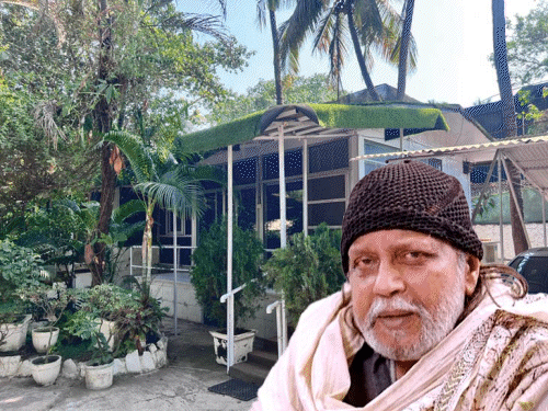 Mithun Chakraborty Faces BMC Action? Bollywood Star Responds! news image