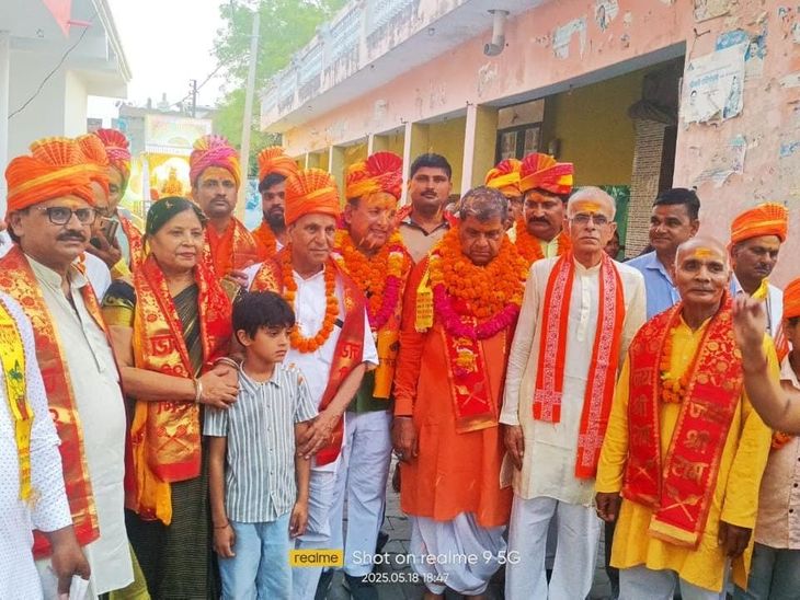 Lord Parshuram's procession took place in Jasrana | जसराना में भगवान ...