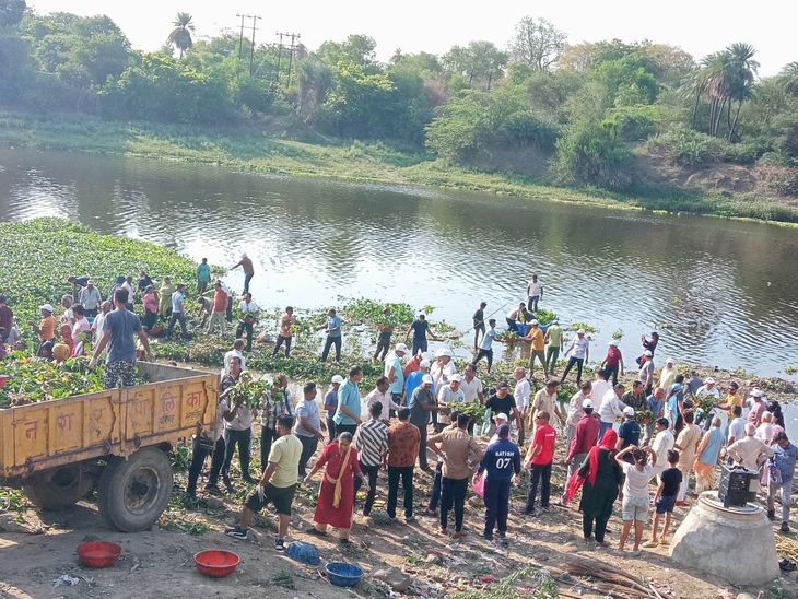 MP's Mandsaur River Cleanup: 16 Trolleyfuls of Success! news image