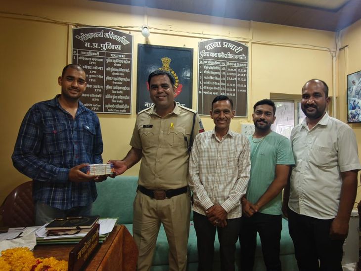 MP Farmer's 70,000 Wheat Windfall: Honesty Triumphs! news image