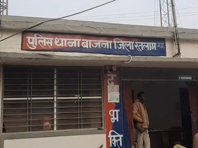 Ratlam Shocker: Bike Showroom Owner's Death Threat, Market Shut Down! news image