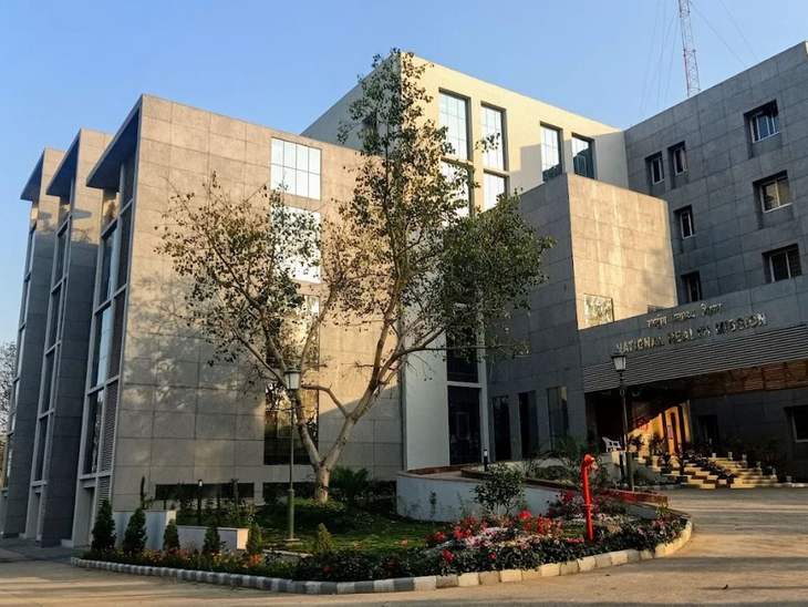 MP Health Transfers Scandal: NSUI Exposes Doctor Shortage! news image