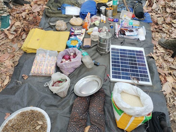 Image related to the Balaghat Naxal encounter.  Security forces recovered solar panels and medicines during the operation.  Naxal news, Madhya Pradesh.