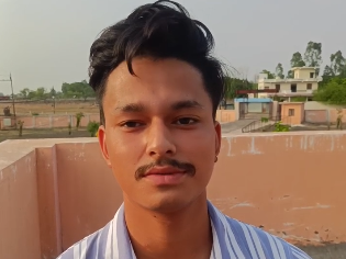 A Madhya Pradesh Police constable bravely rescues a citizen.  Illustrates heroic actions and dedication of MP Police force.